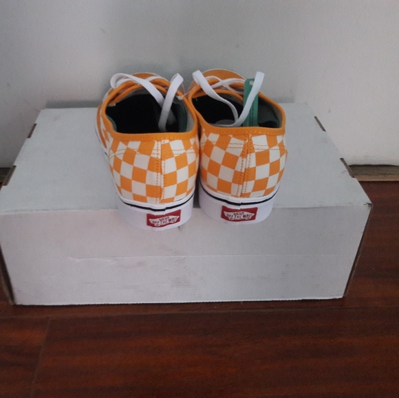 Vans - Picture 4 of 4